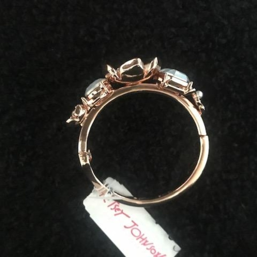 BETSEY JOHNSON Rose Gold Spring Bangle Bracelet - Picture 2 of 8